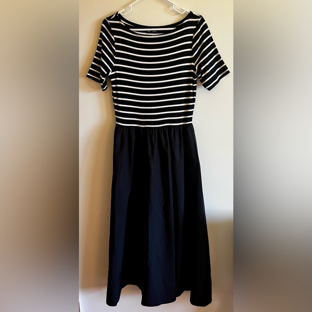 Gap Modern Rib Mixed Media Maxi Dress in size medium.